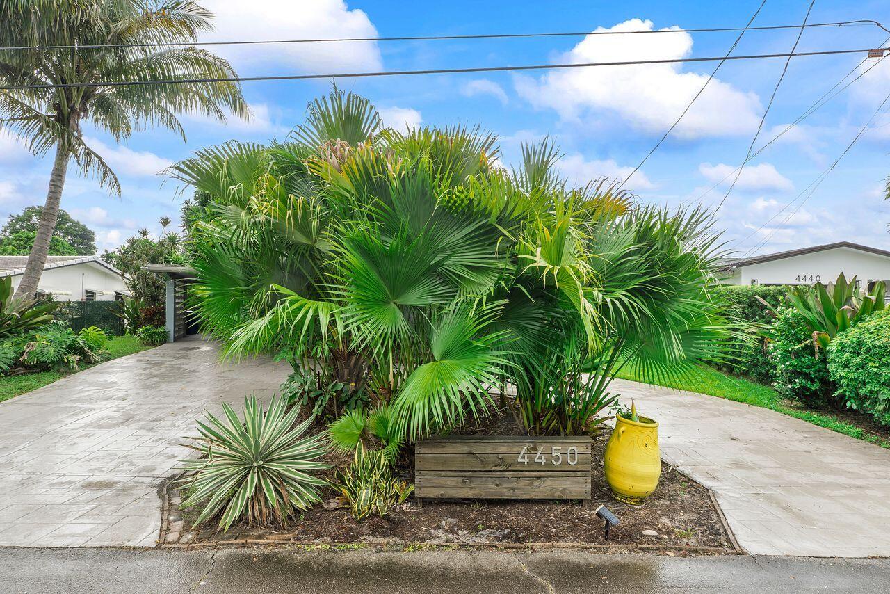 4450 NW 19th Ave Oakland Park, FL 33309