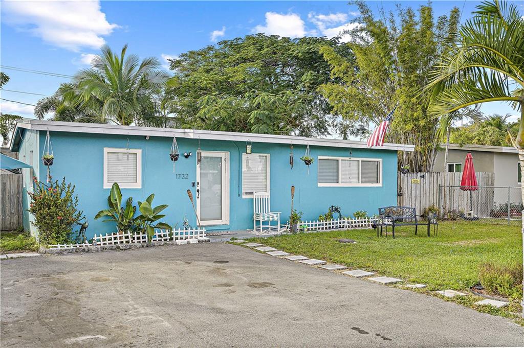 1732 Lauderdale Manor Dr