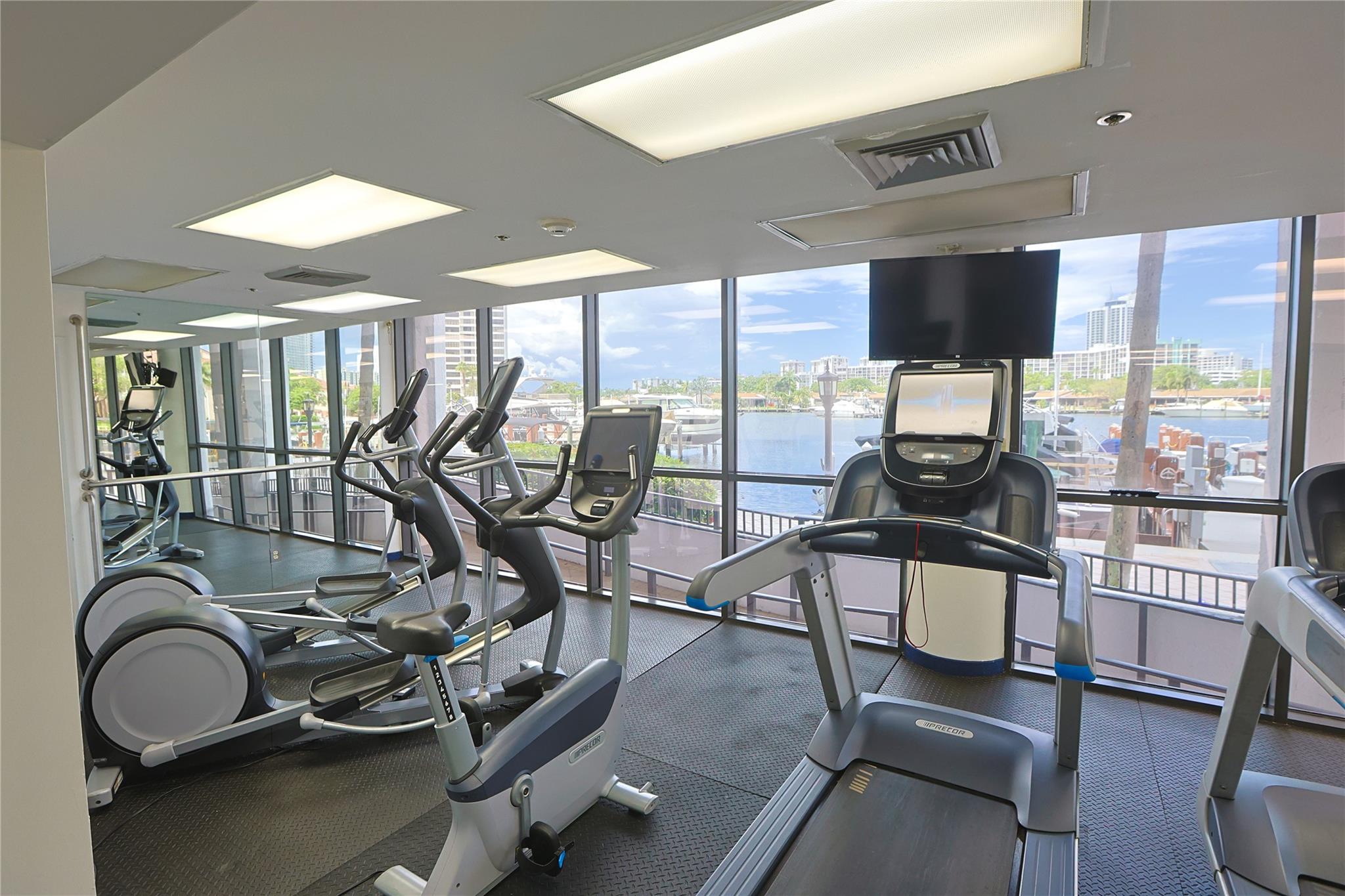 image ANCHOR BAY CLUB45