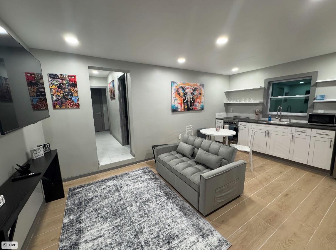 824 S 20th Ave #2
