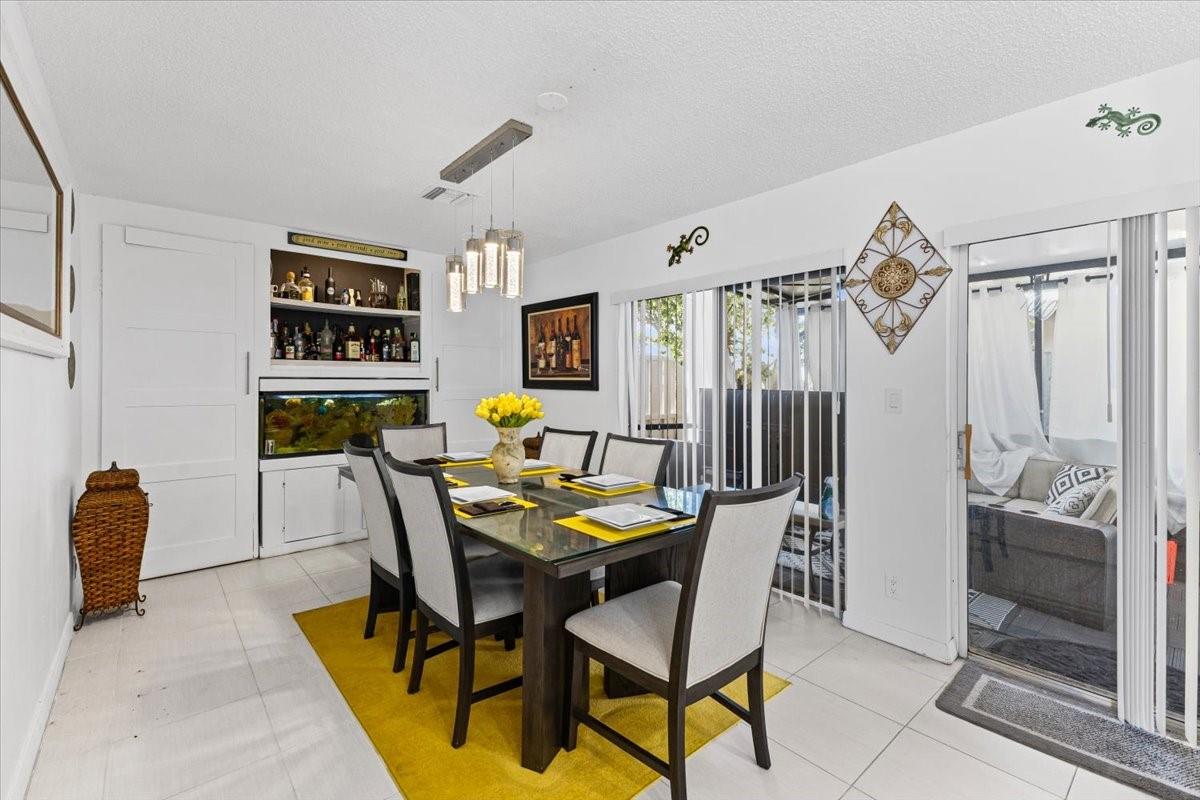 9831 NW 2nd St,Plantation, FL 33324