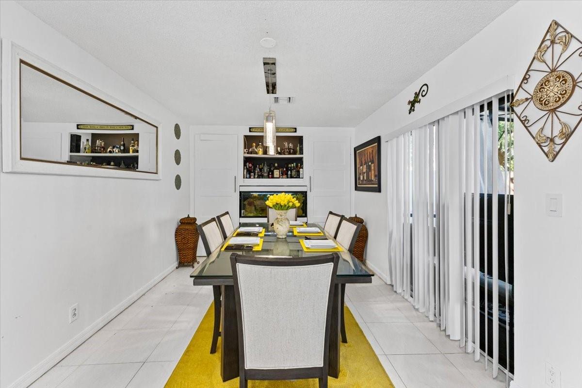 9831 NW 2nd St,Plantation, FL 33324