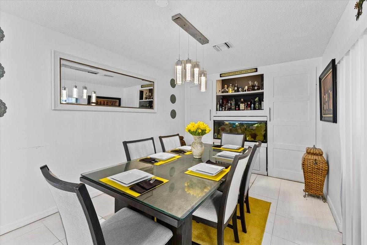 9831 NW 2nd St,Plantation, FL 33324