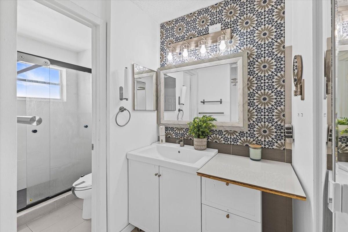 9831 NW 2nd St,Plantation, FL 33324