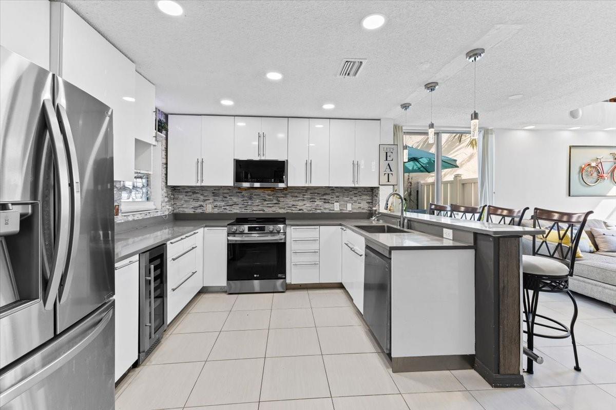 9831 NW 2nd St,Plantation, FL 33324