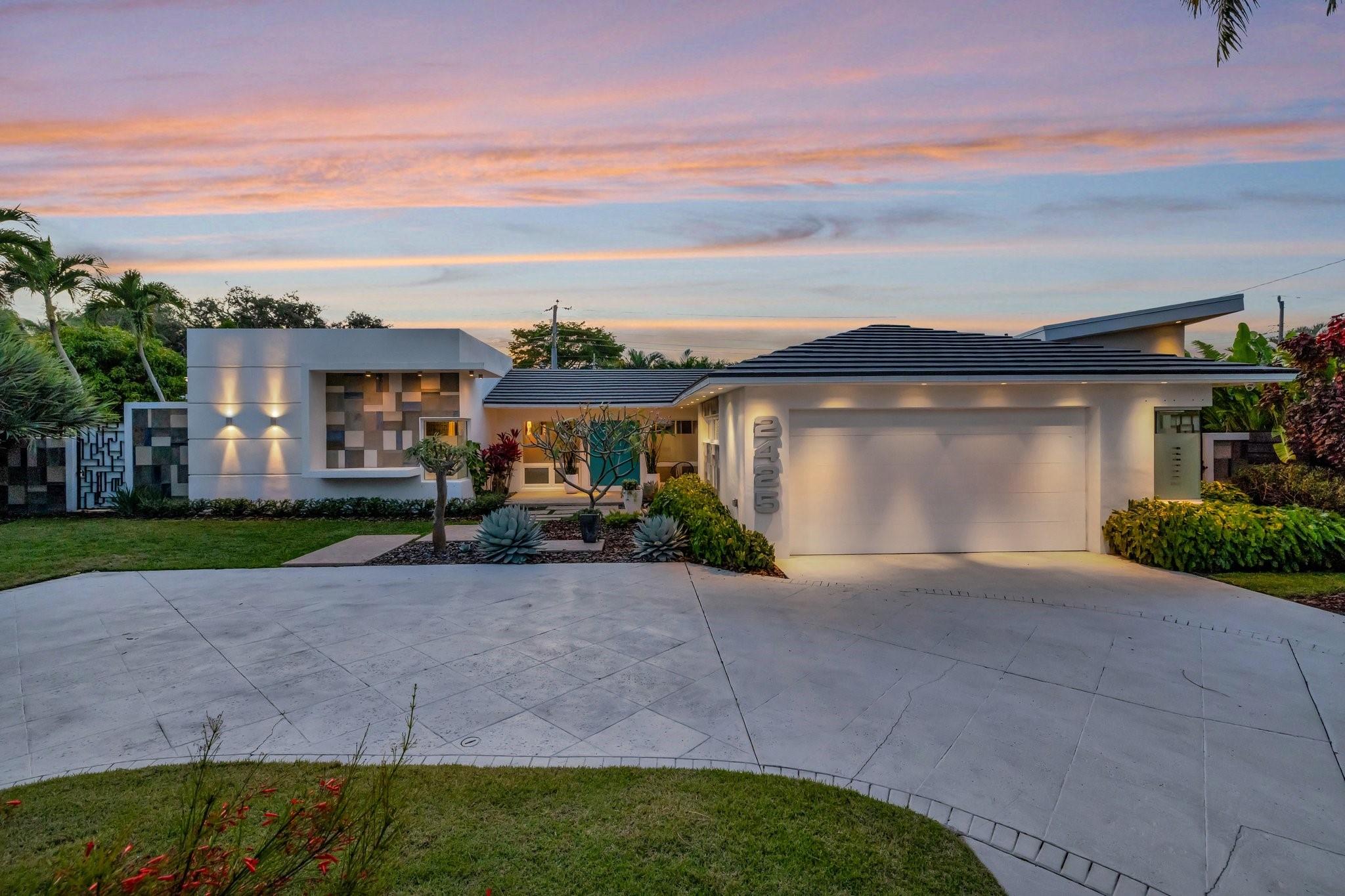 2425 NE 26th Ave