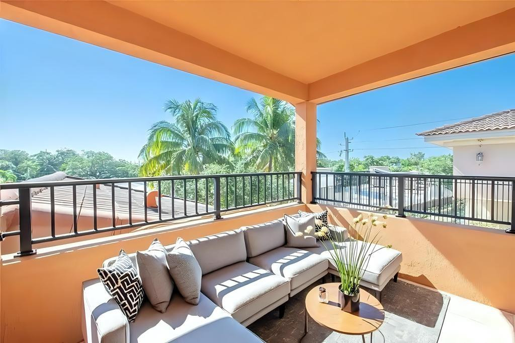 819 SW 7th #819 Fort Lauderdale, FL 33315