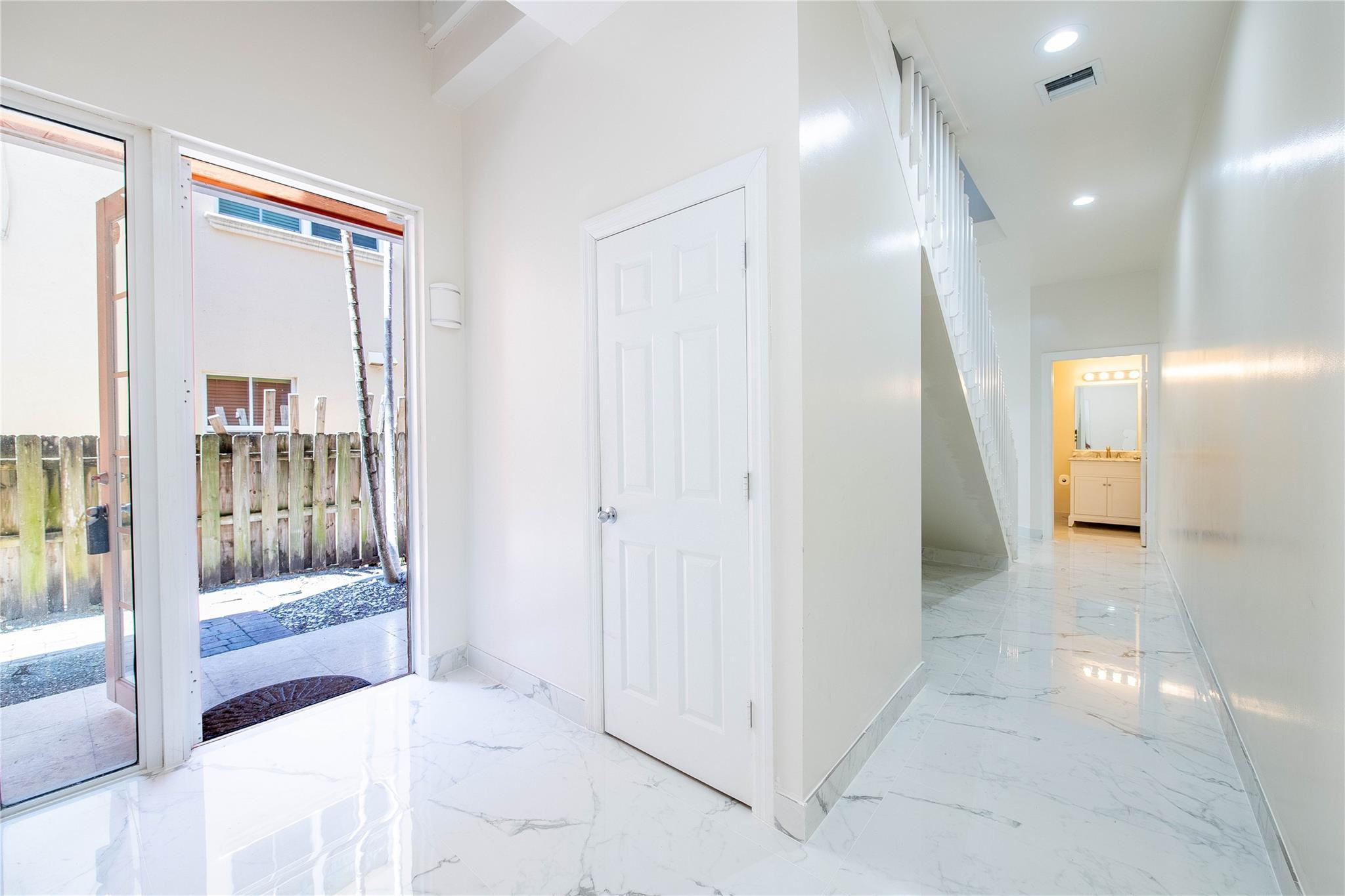 819 SW 7th #819 Fort Lauderdale, FL 33315