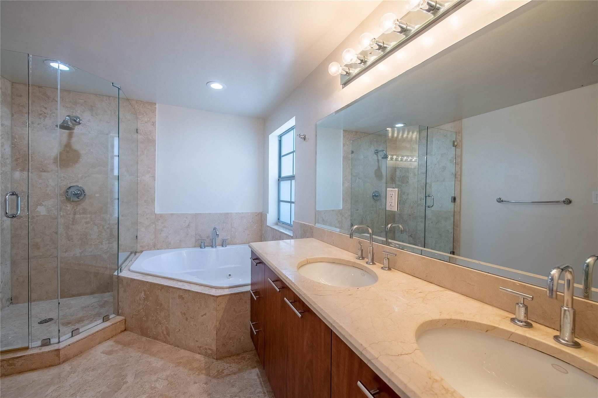 819 SW 7th #819 Fort Lauderdale, FL 33315