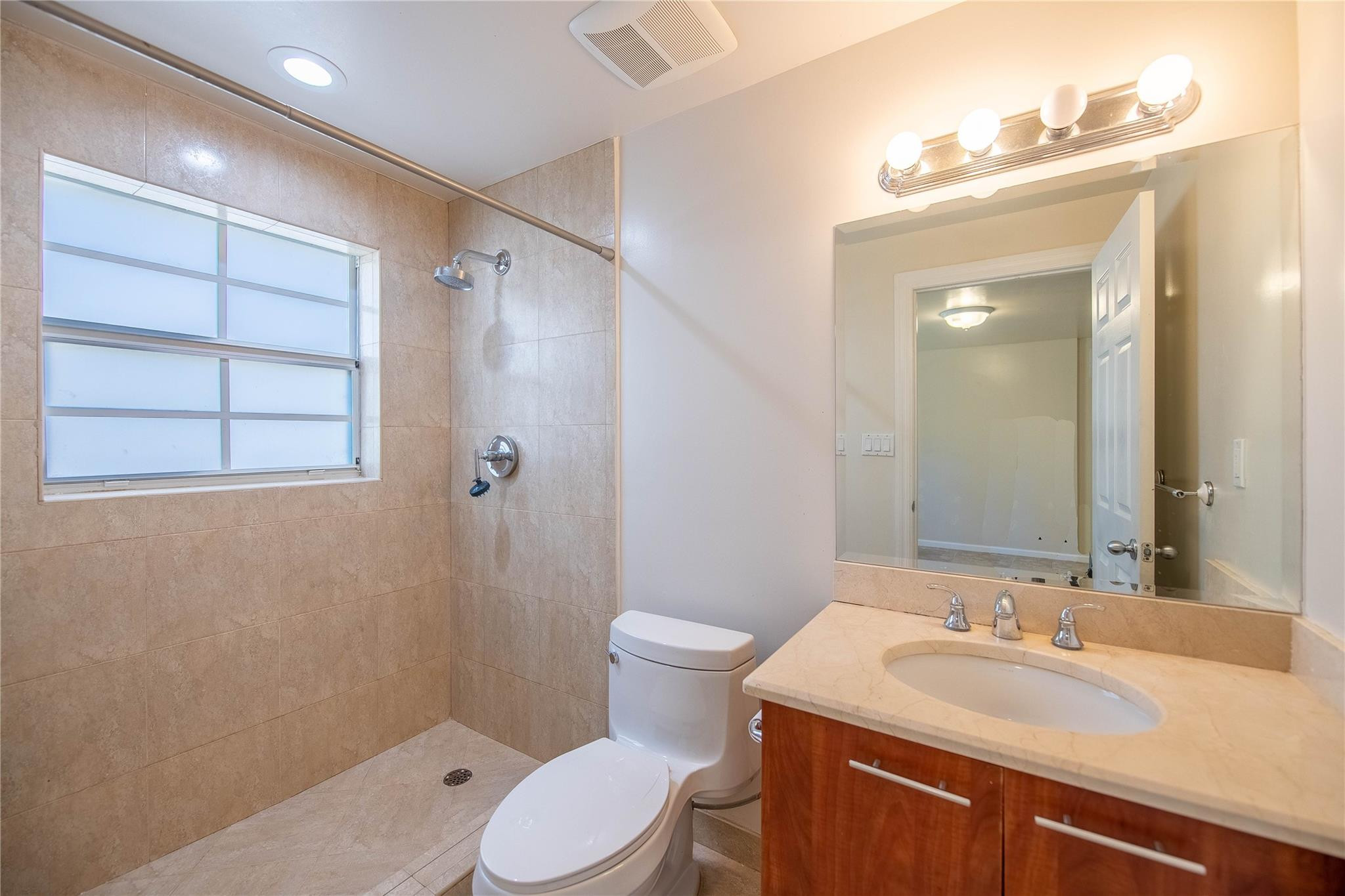 819 SW 7th #819 Fort Lauderdale, FL 33315