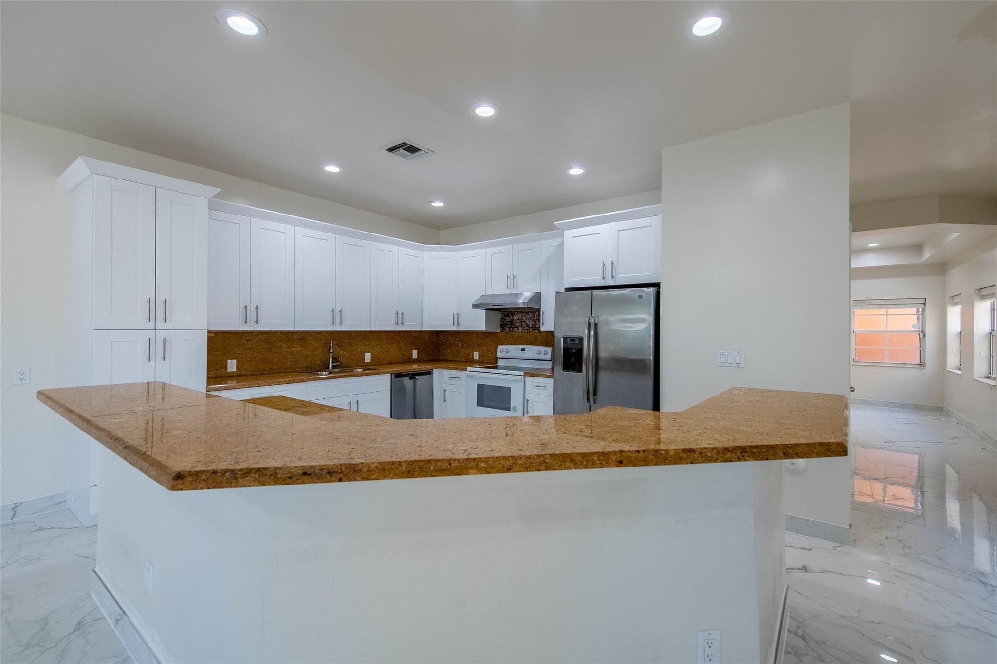 819 SW 7th #819 Fort Lauderdale, FL 33315