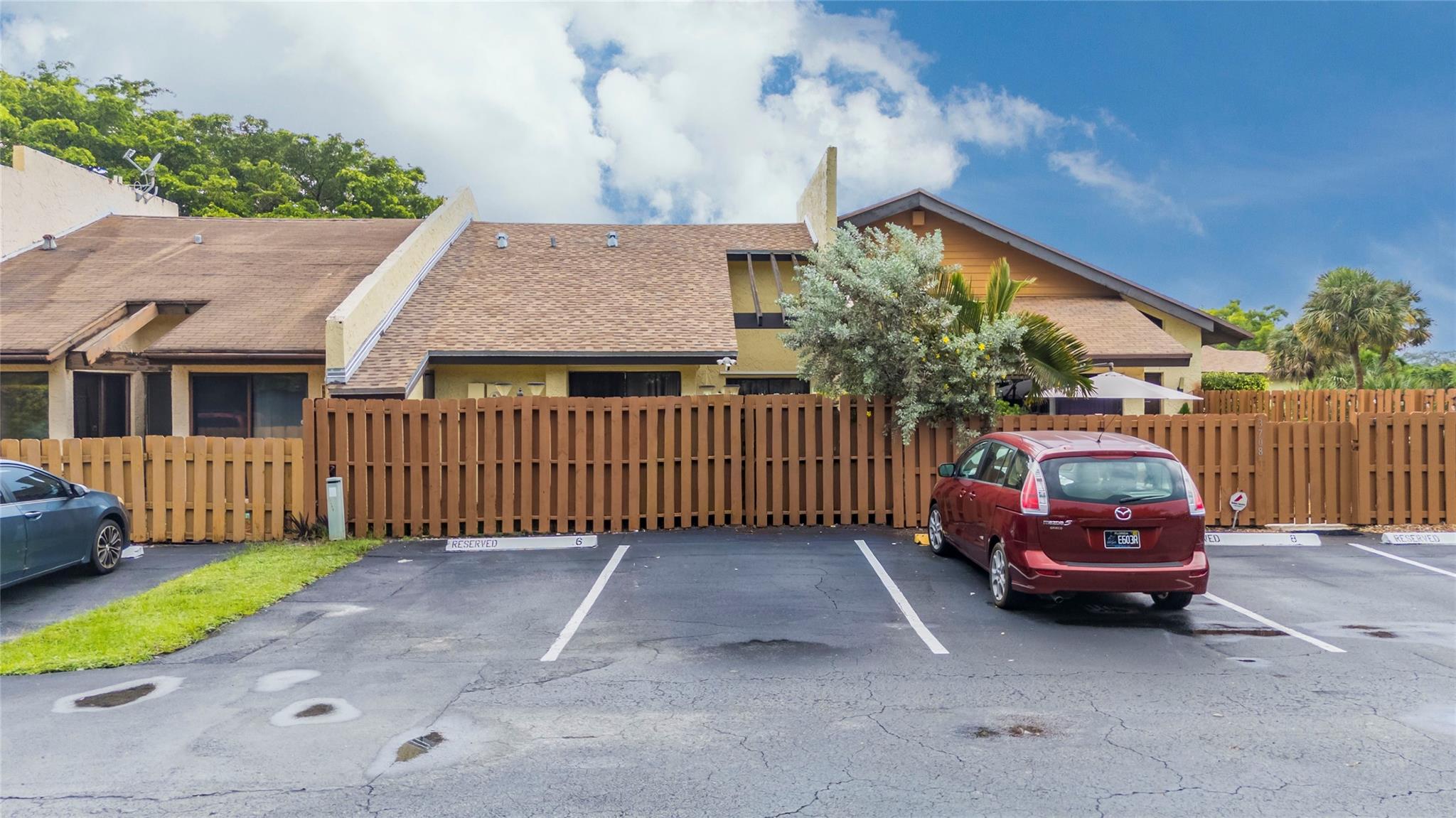 3706 NW 77th Ave #3706