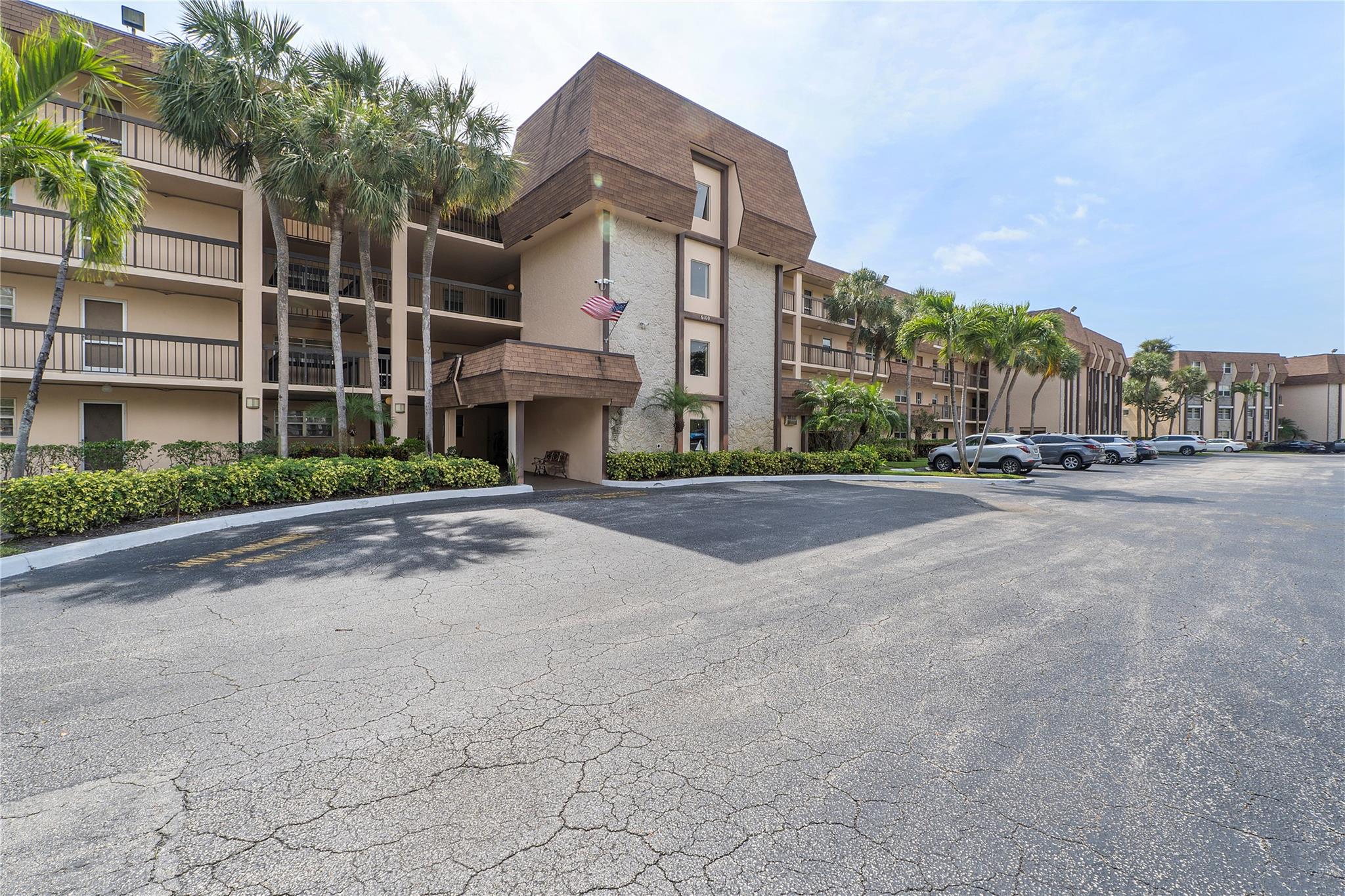 6100 NW 2nd Ave #323