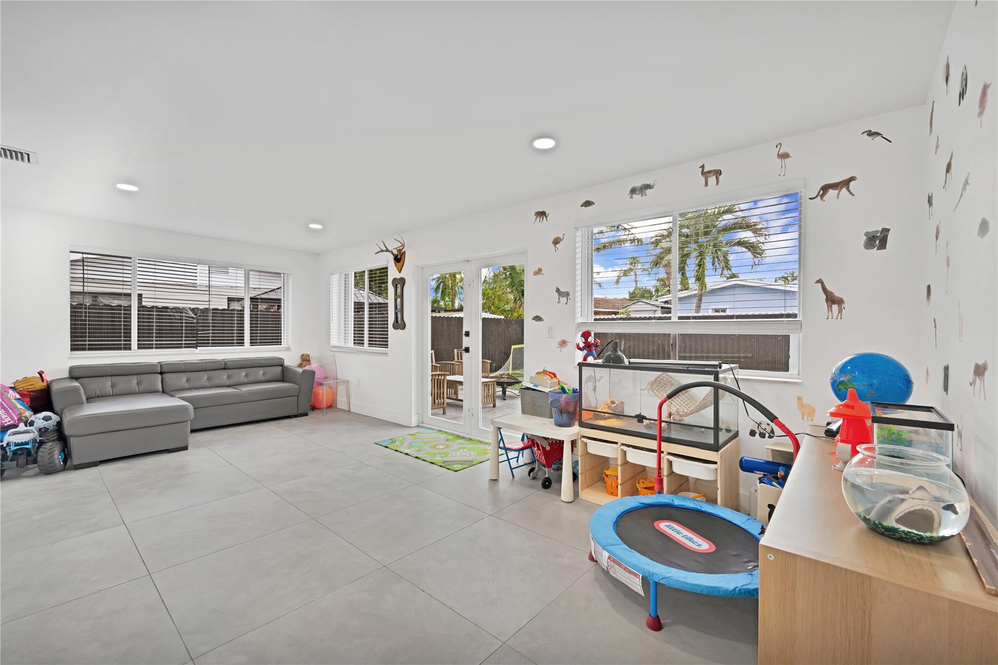 300 SW 65th Way Pembroke Pines, FL 33023