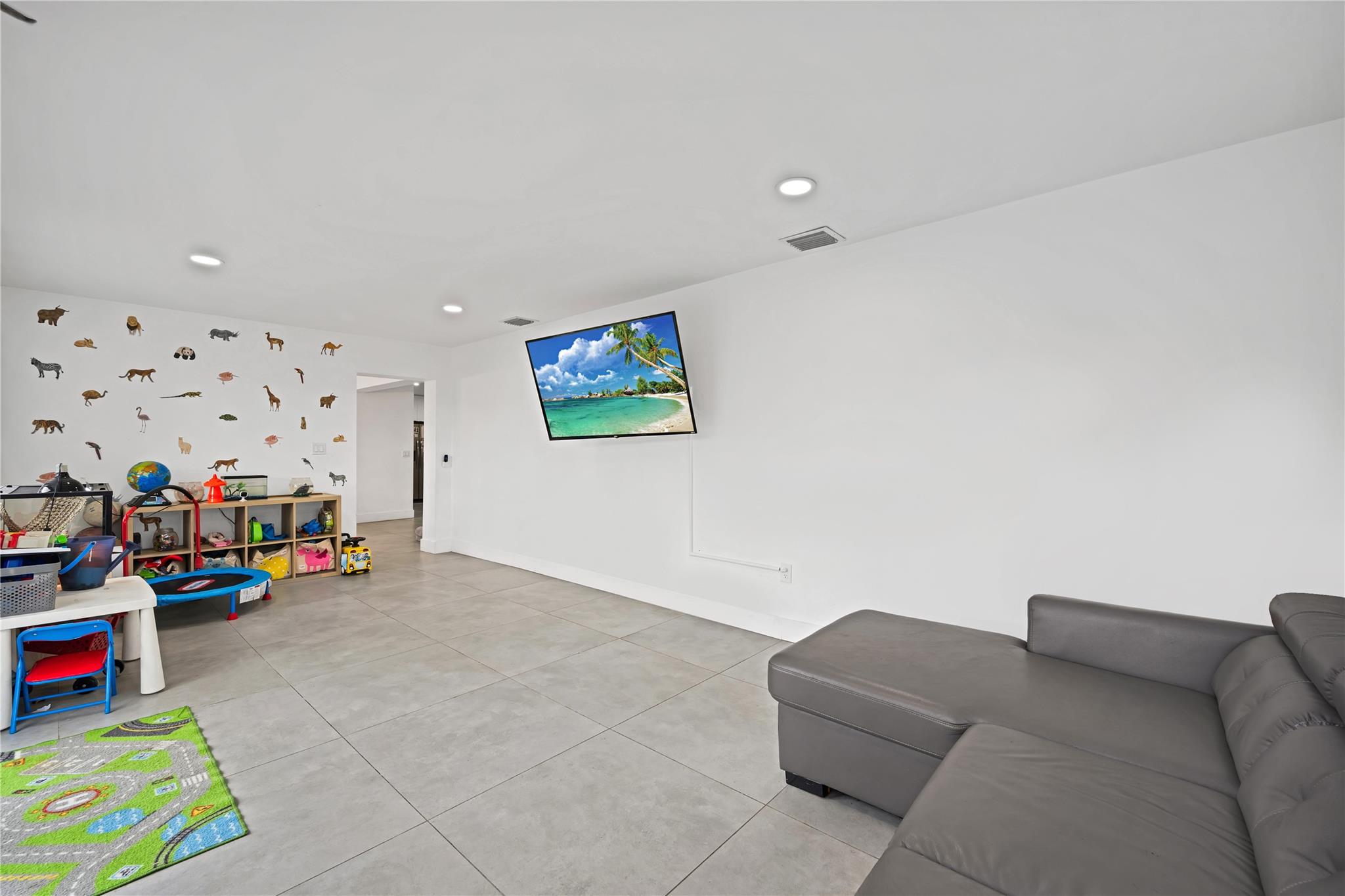 300 SW 65th Way Pembroke Pines, FL 33023