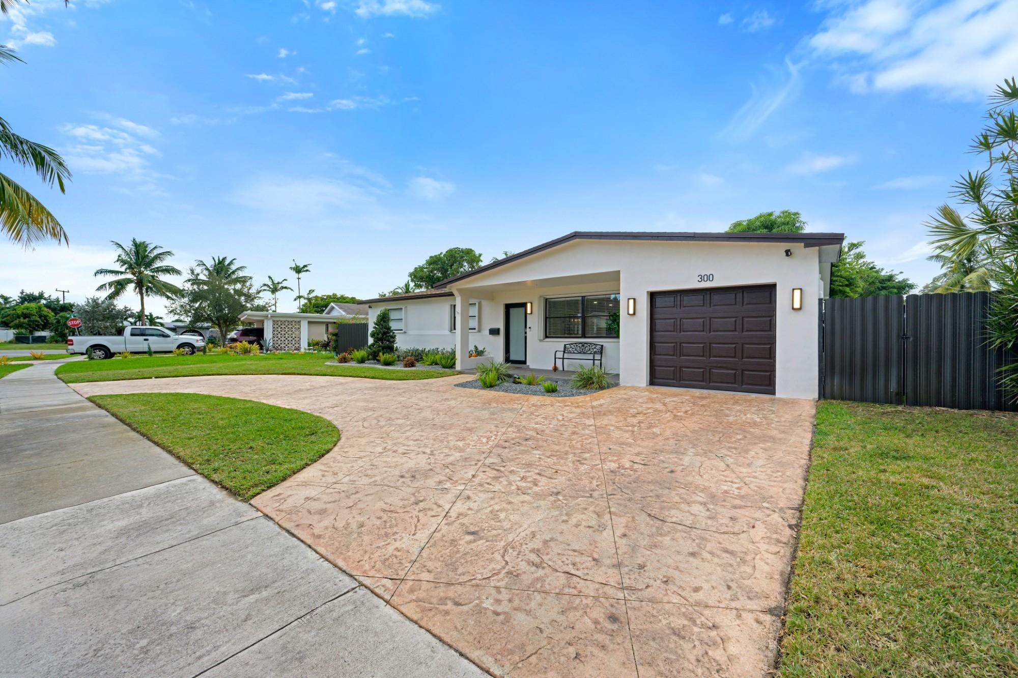 300 SW 65th Way Pembroke Pines, FL 33023