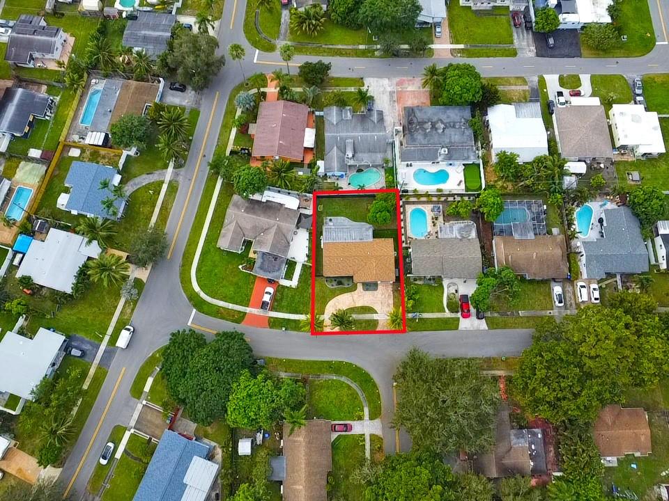 300 SW 65th Way Pembroke Pines, FL 33023