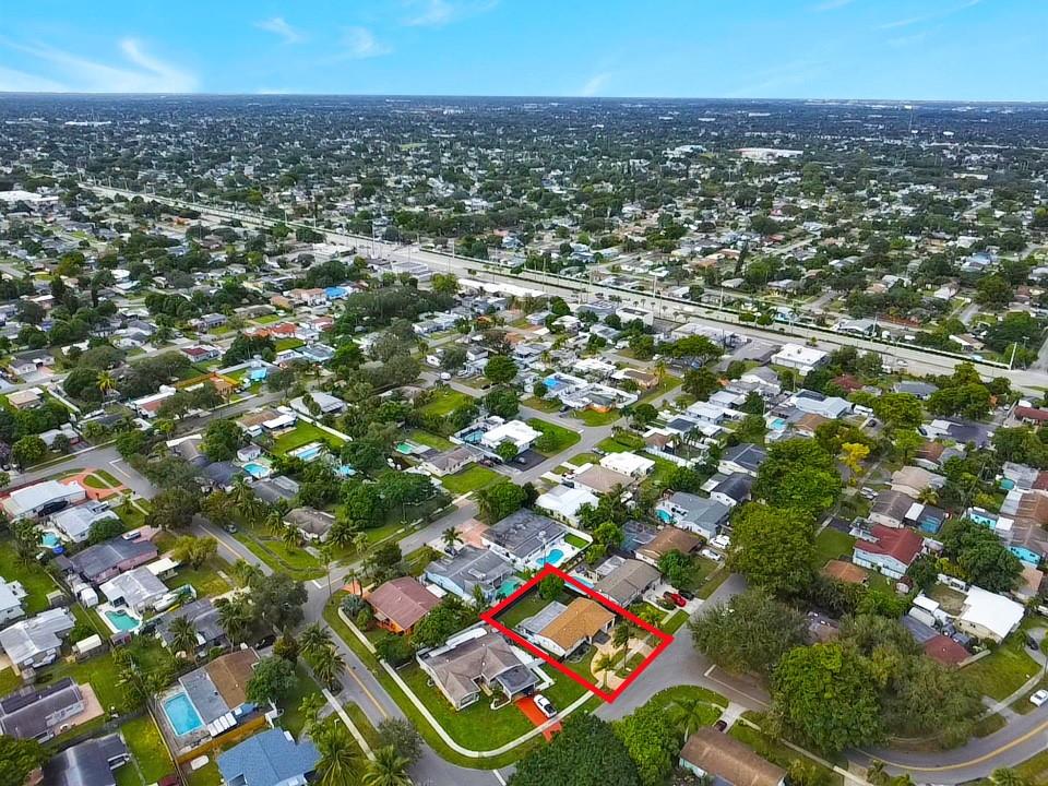 300 SW 65th Way Pembroke Pines, FL 33023