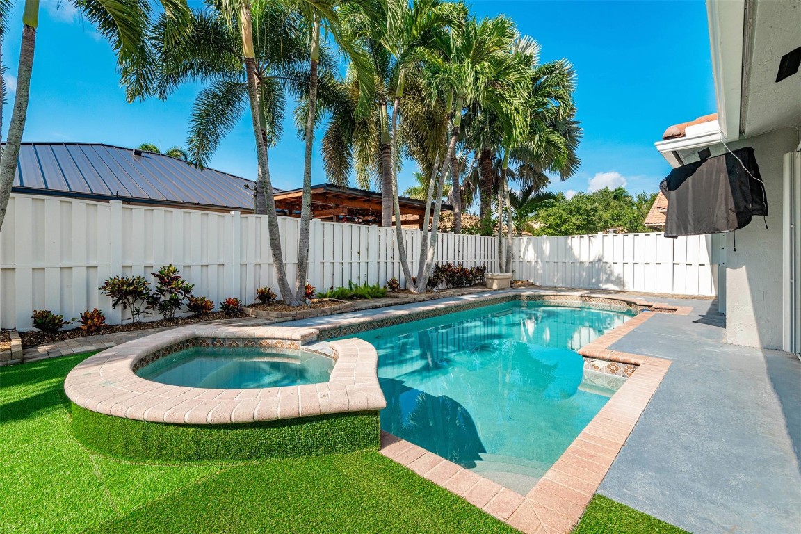 16931 SW 5th Ct Weston, FL 33326