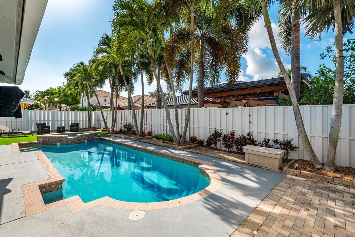 16931 SW 5th Ct Weston, FL 33326