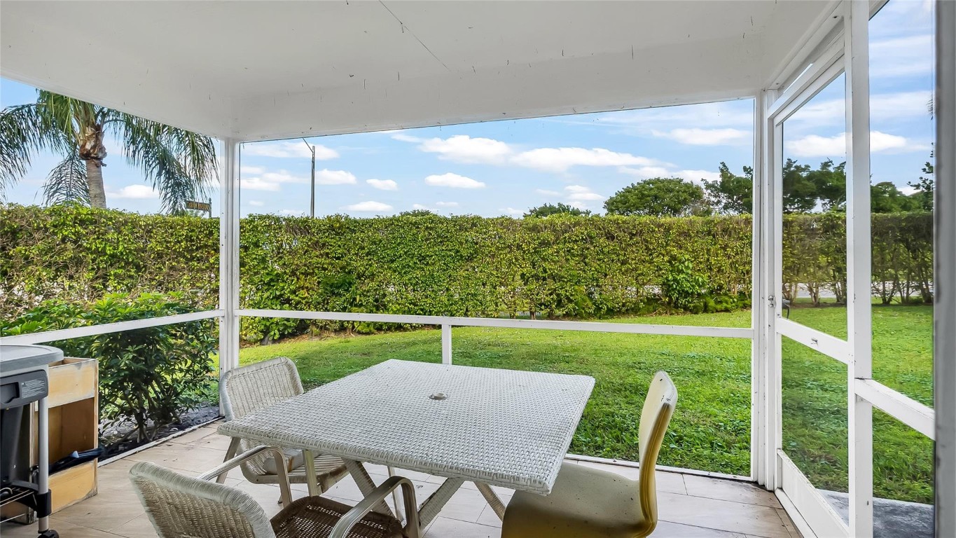 12287 Pleasant Grn Boynton Beach, FL 33437