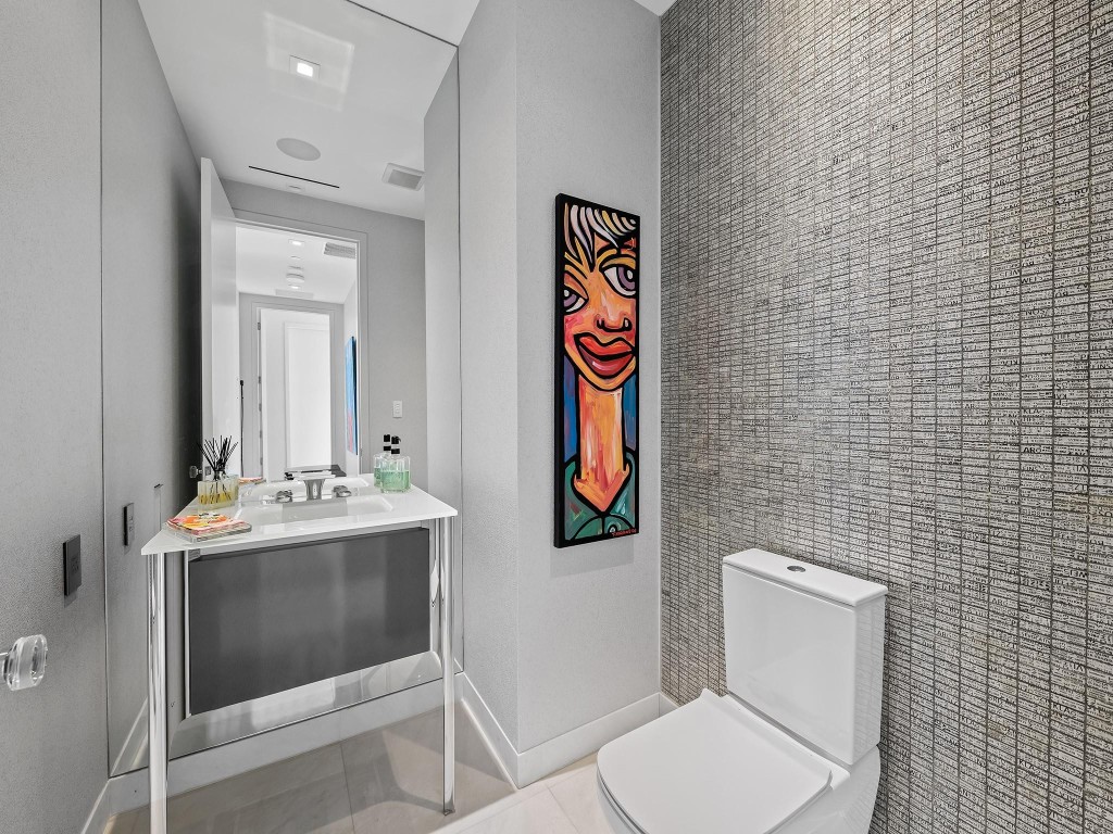 21 Isle Of Venice #301 Fort Lauderdale, FL 33301