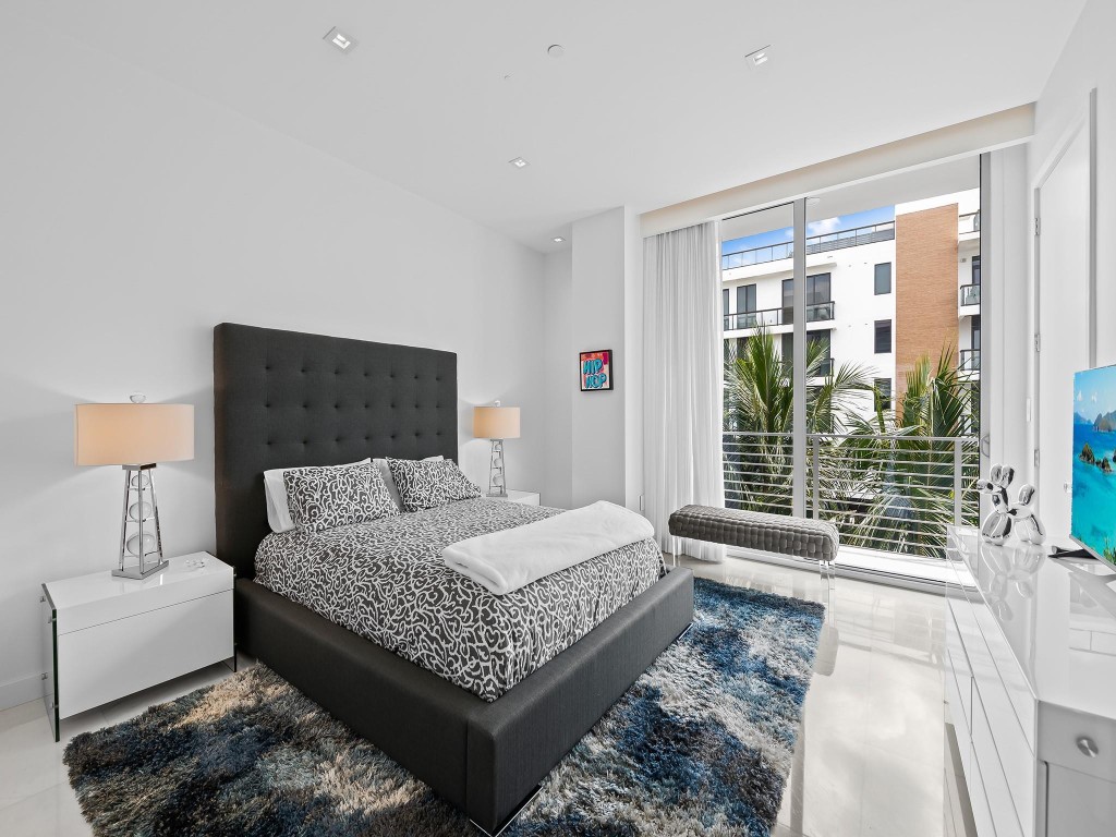 21 Isle Of Venice #301 Fort Lauderdale, FL 33301