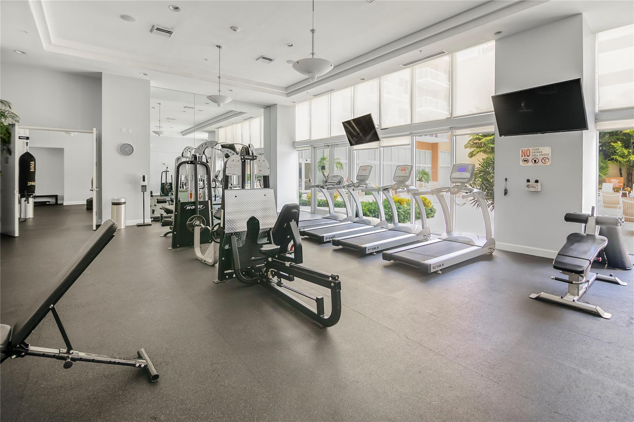 image The Venture at Aventura27