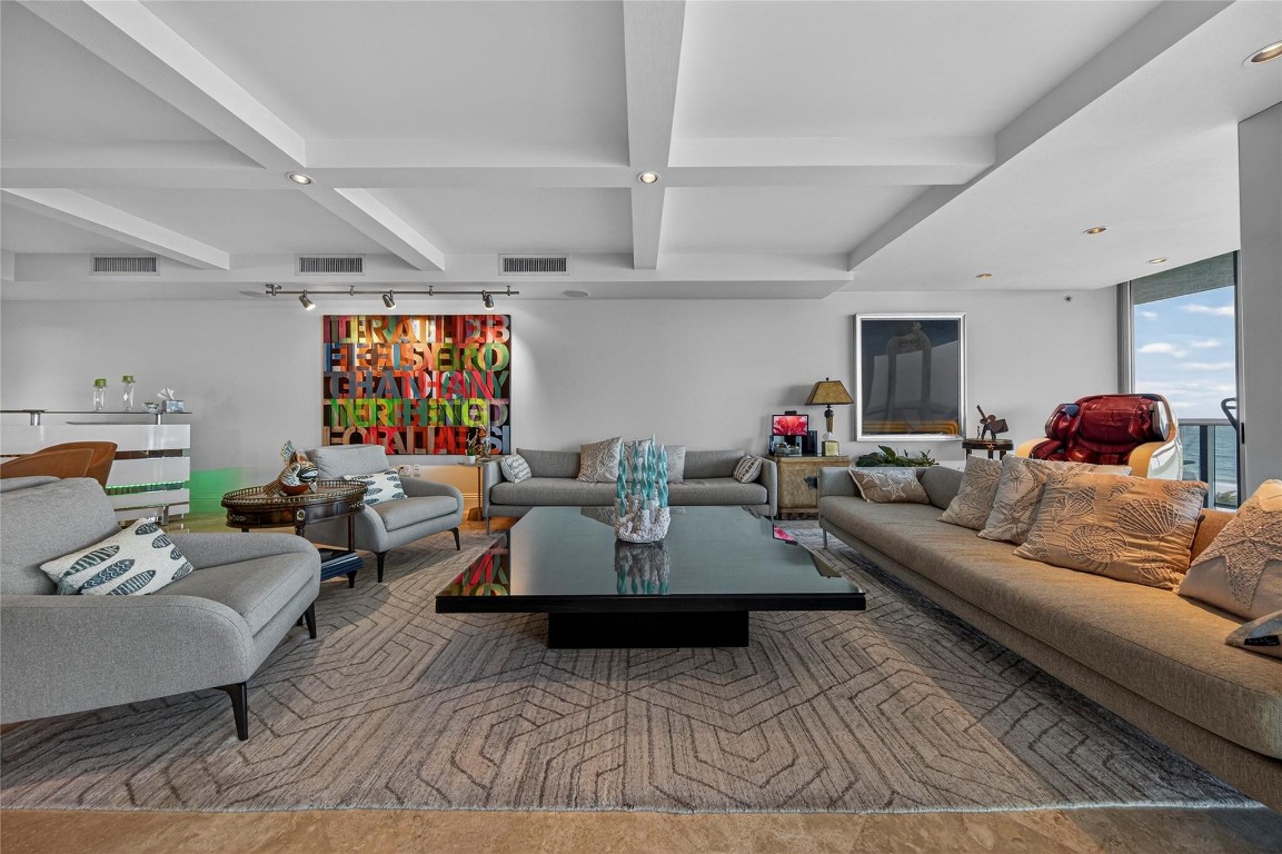 1200 Holiday #402 Fort Lauderdale, FL 33316