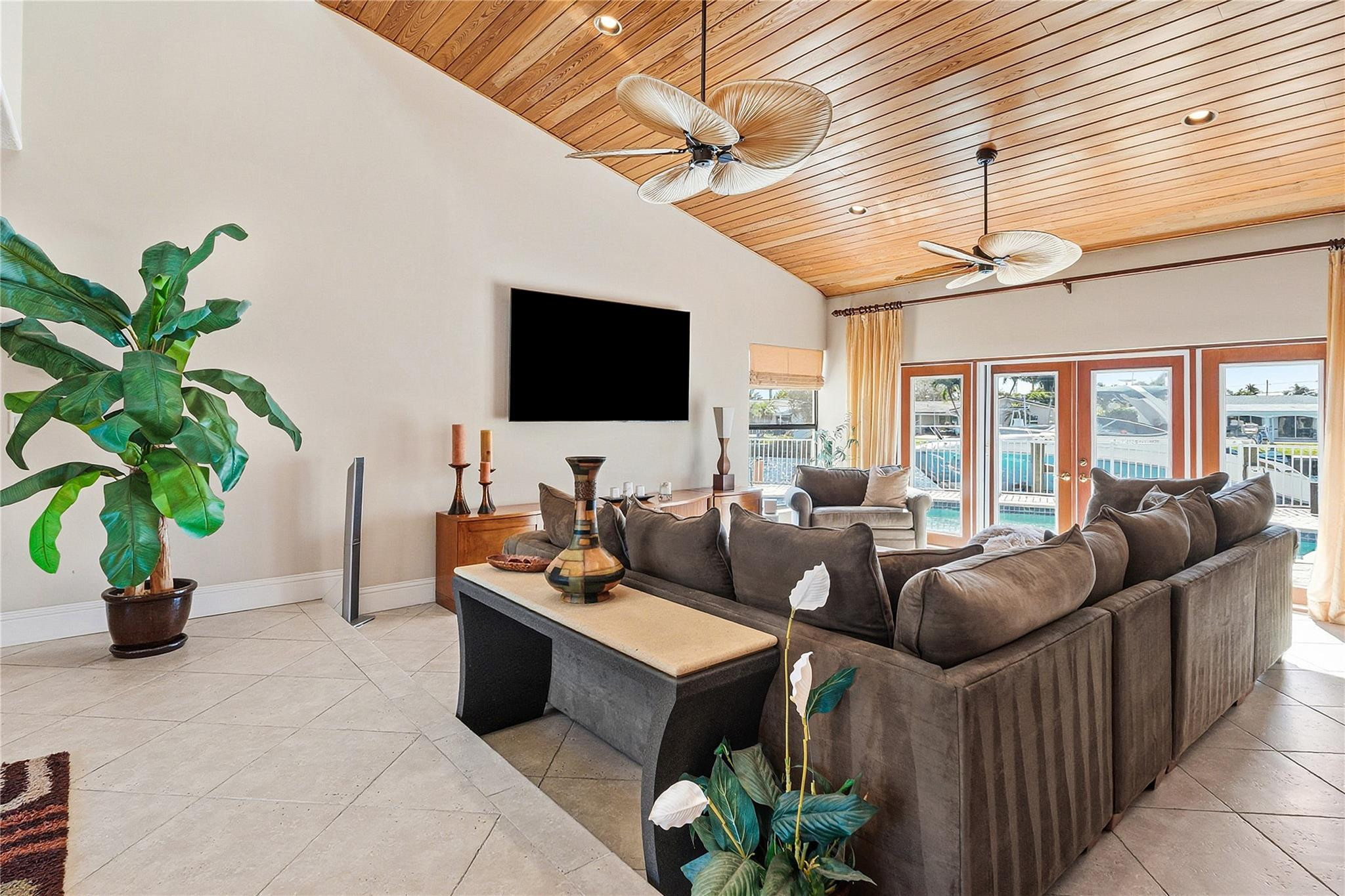 630 SE 9th Pompano Beach, FL 33060