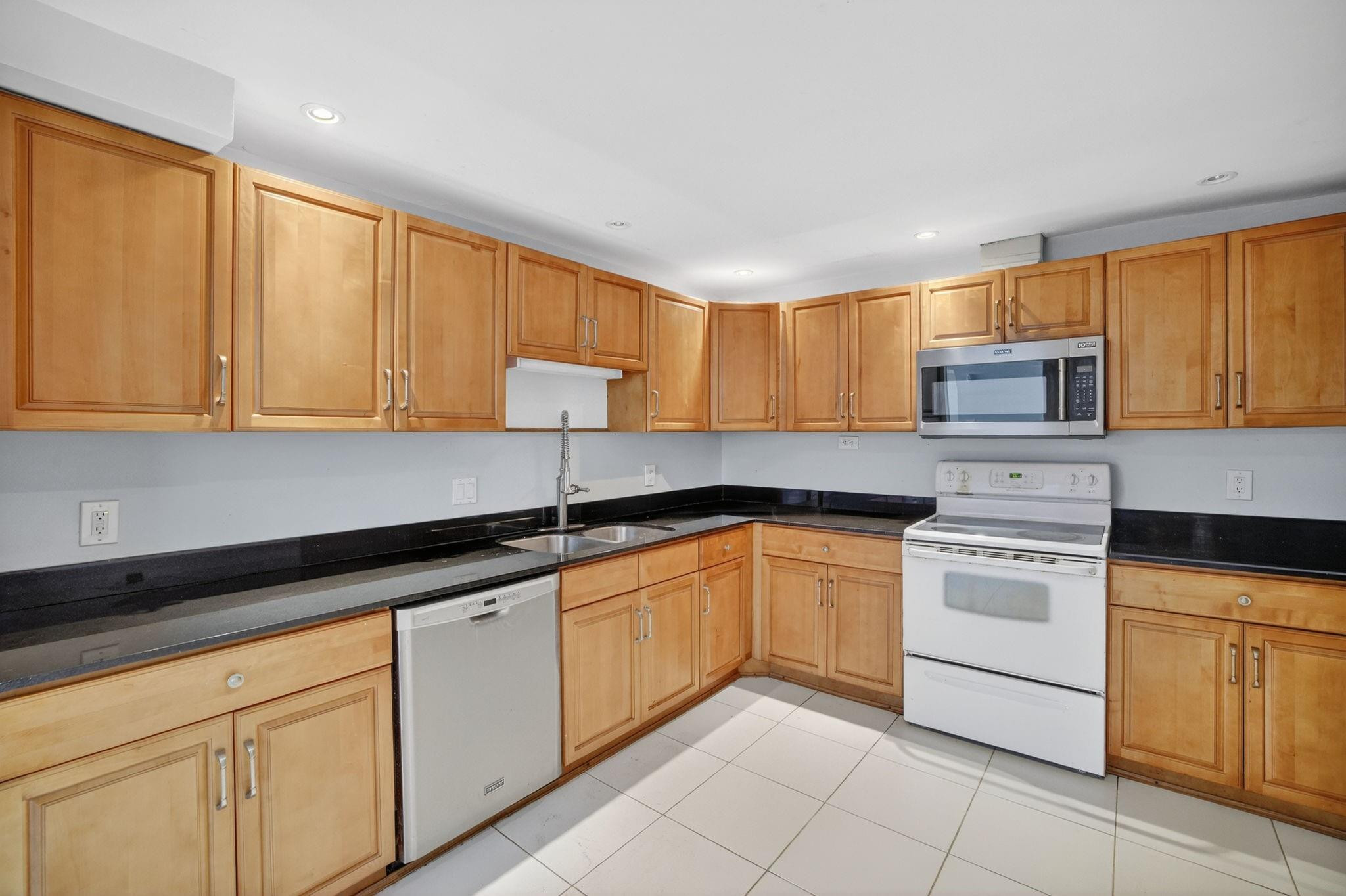 3900 Galt Ocean #1515 Fort Lauderdale, FL 33308