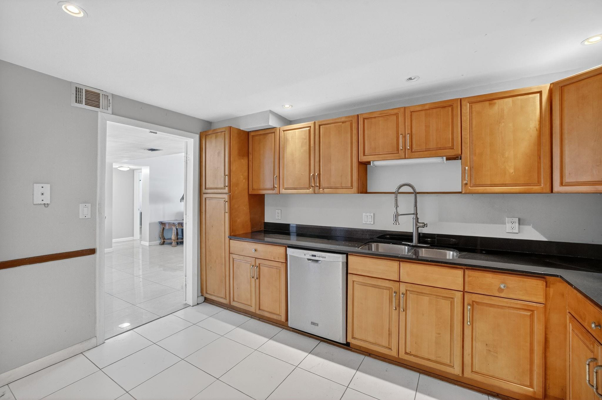 3900 Galt Ocean #1515 Fort Lauderdale, FL 33308