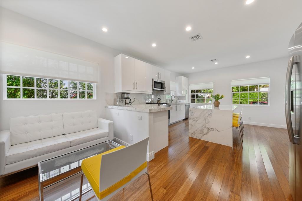 220 Indian Palm Beach, FL 33480