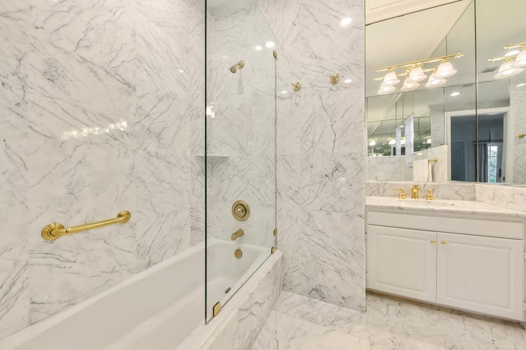 220 Indian Palm Beach, FL 33480