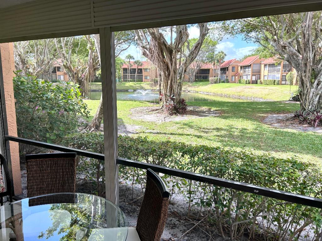 11231 Green Lk #104 Boynton Beach, FL 33437