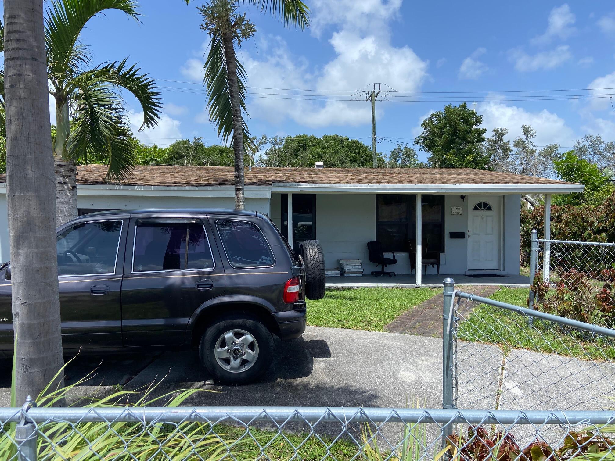 520 SW 15th Ter