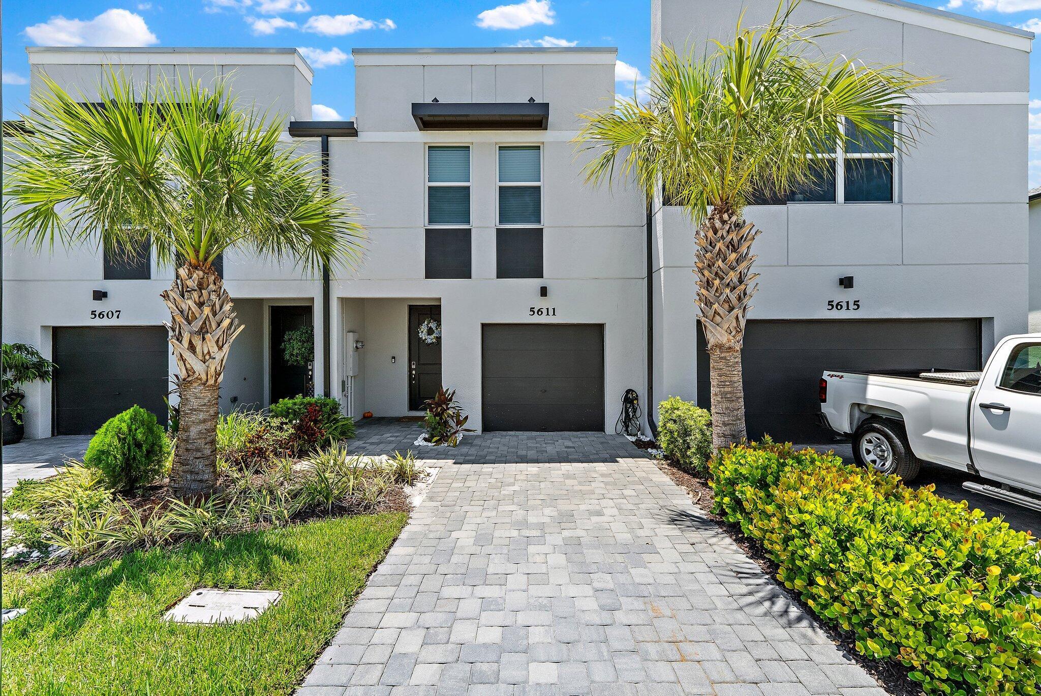 5611 Enclave Dr