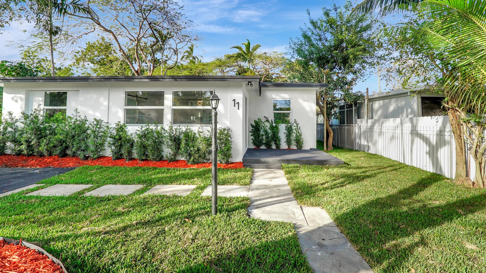 11 NW 117th St