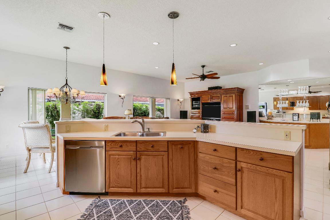 18951 Painted Leaf Ct Jupiter, FL 33458