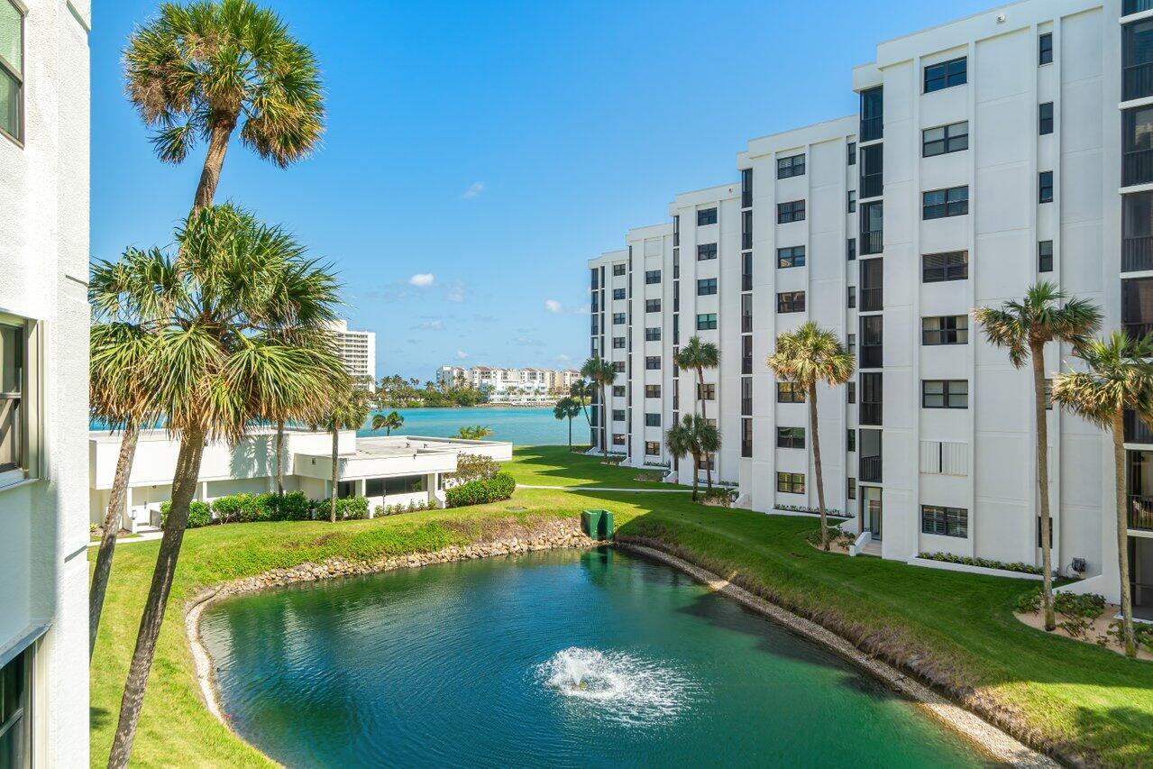 19800 Sandpointe Bay Dr #305 Tequesta, FL 33469