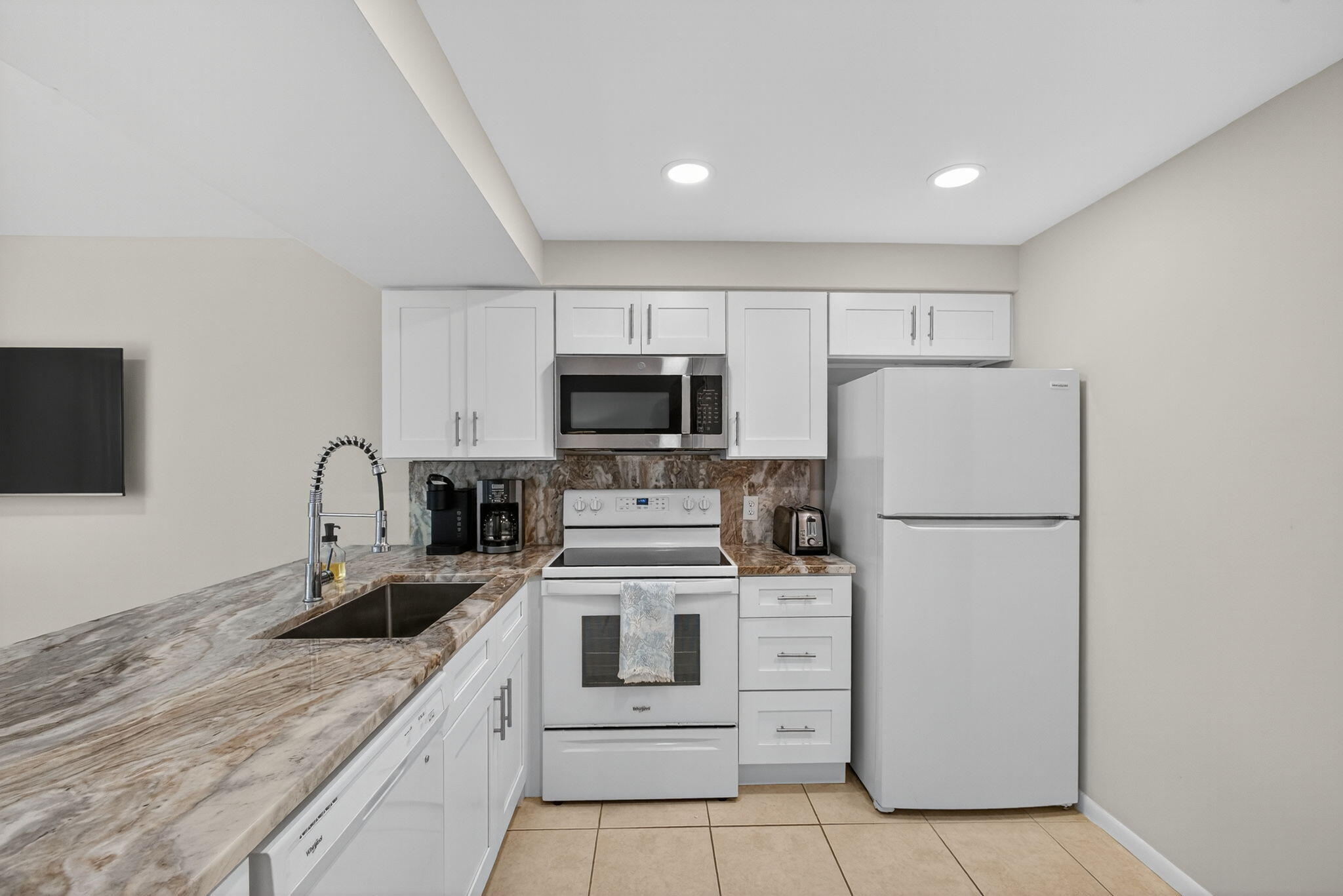 1605 S Us Hwy 1 #F204 Jupiter, FL 33477