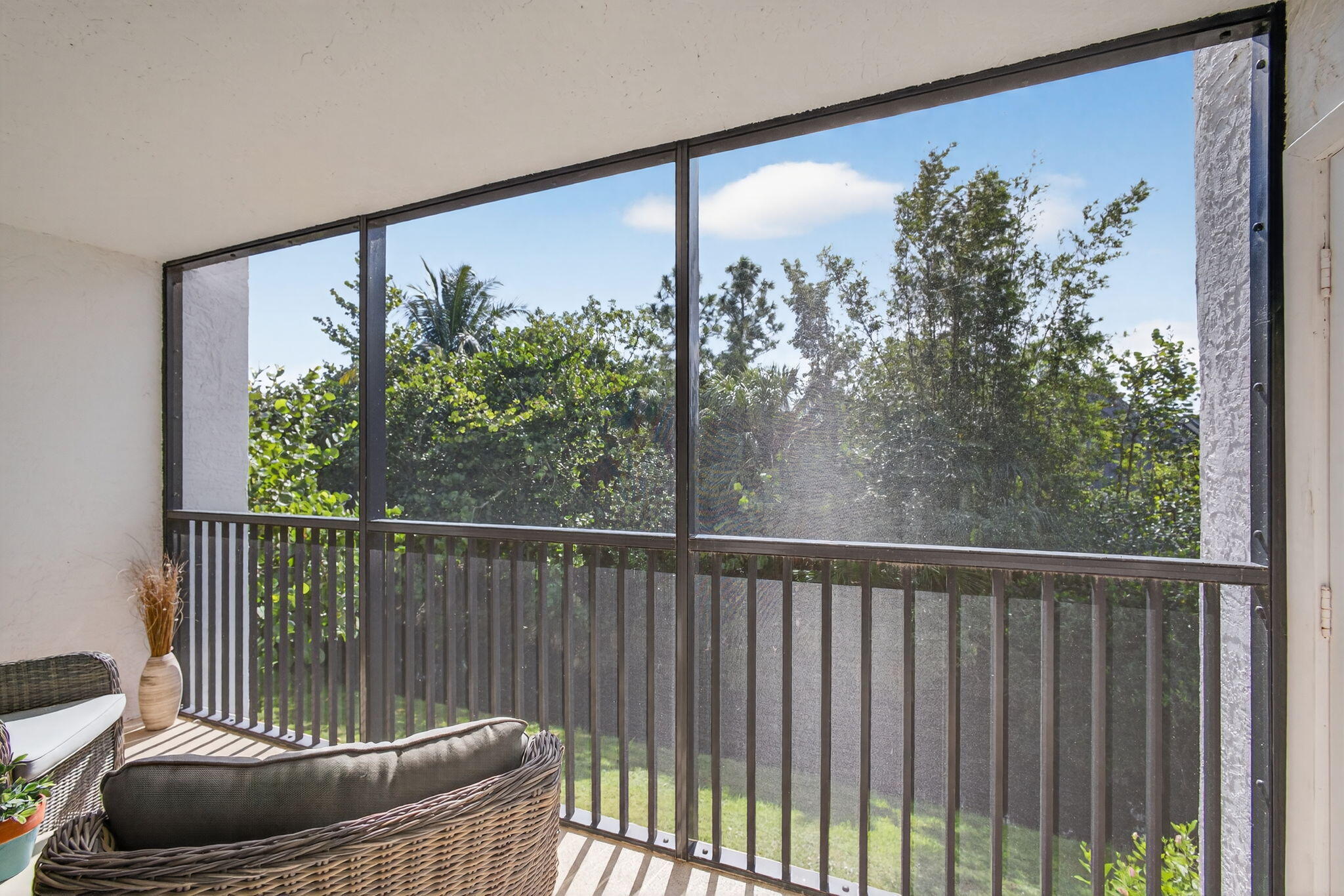 1605 S Us Hwy 1 #F204 Jupiter, FL 33477