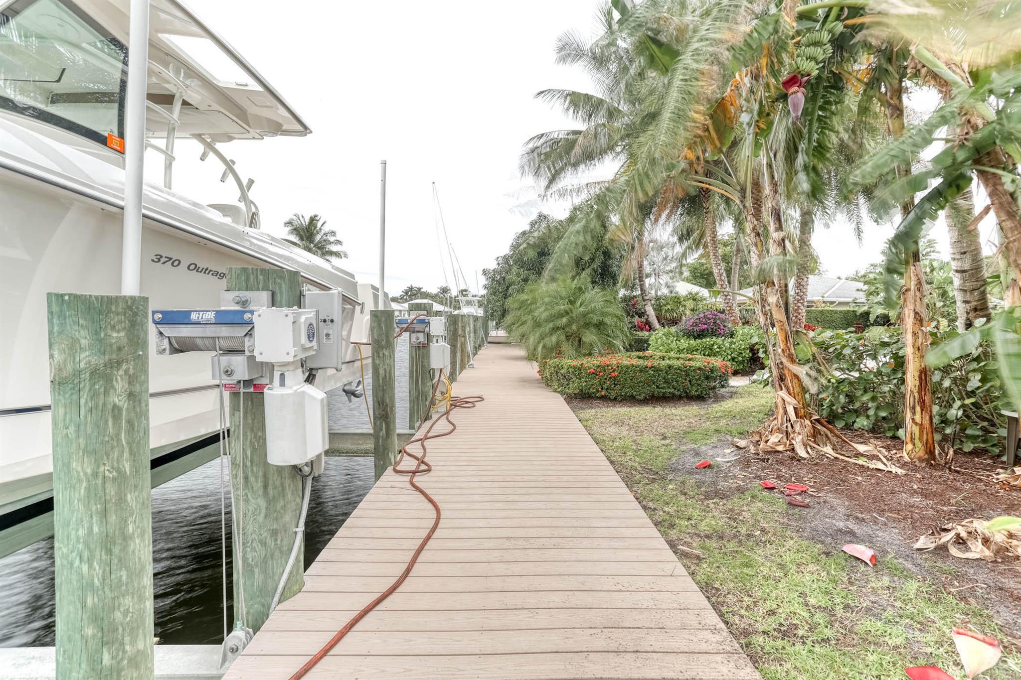 12293 Coconut Row Palm Beach Gardens, FL 33410