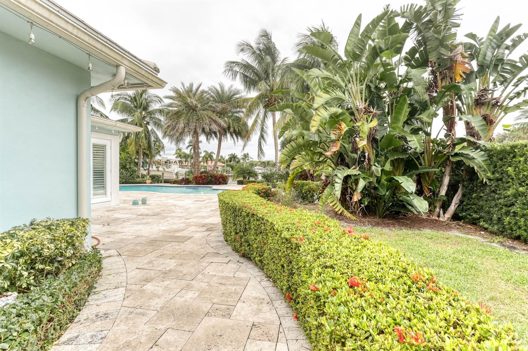 12293 Coconut Row Palm Beach Gardens, FL 33410