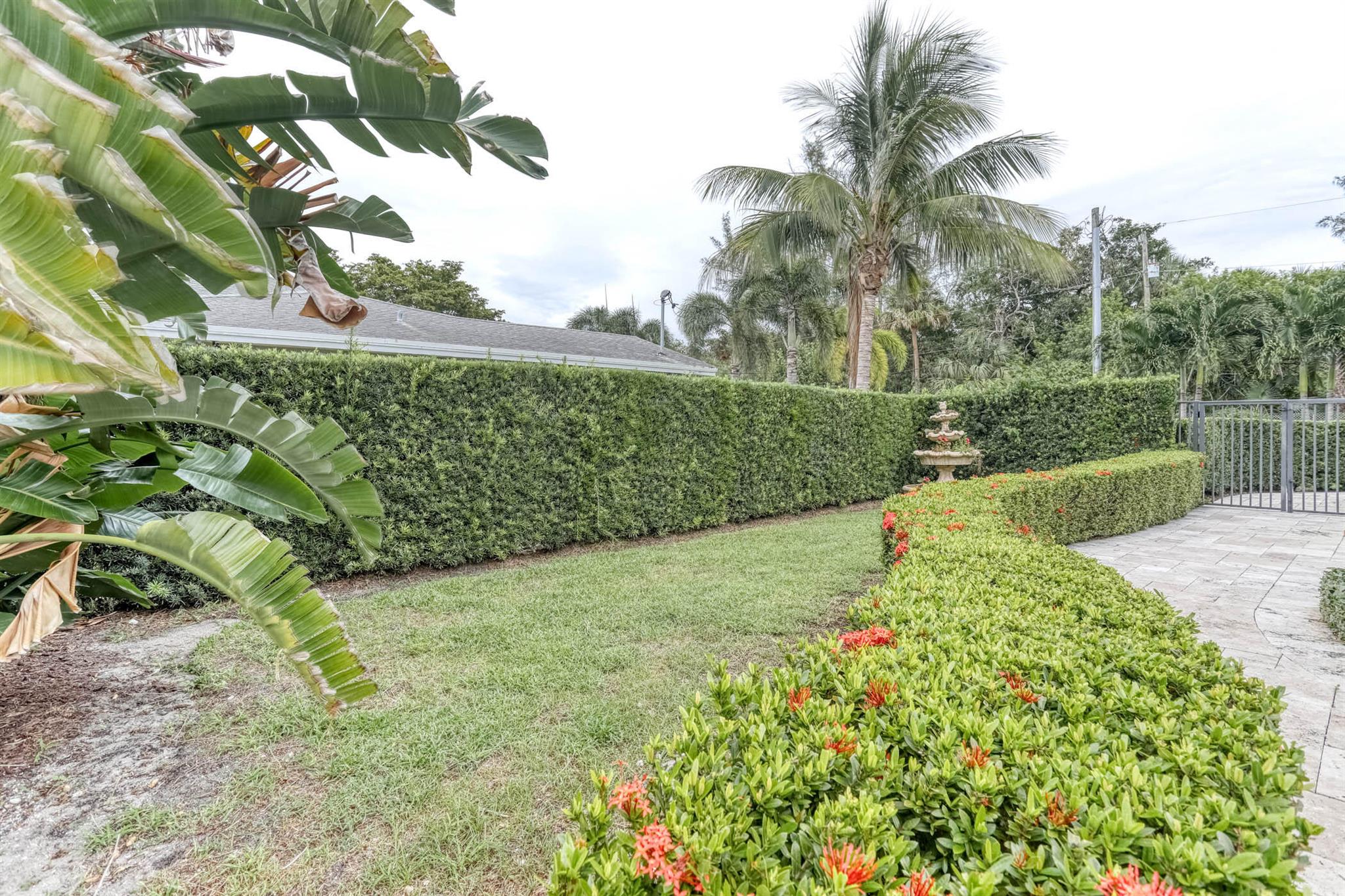 12293 Coconut Row Palm Beach Gardens, FL 33410