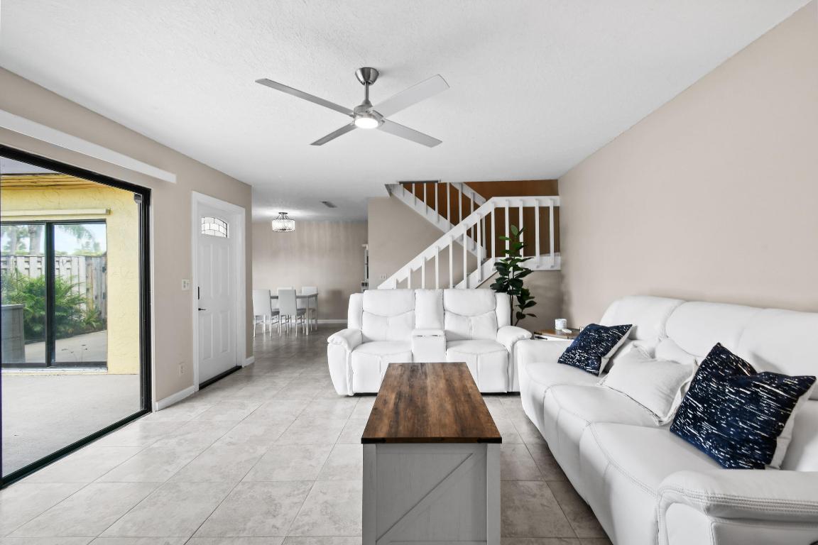 110 N Delaware #9b Jupiter, FL 33458