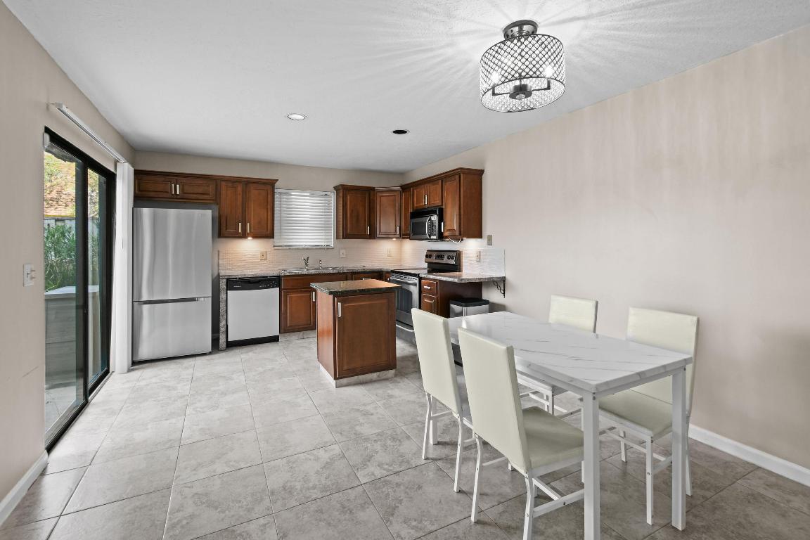 110 N Delaware #9b Jupiter, FL 33458