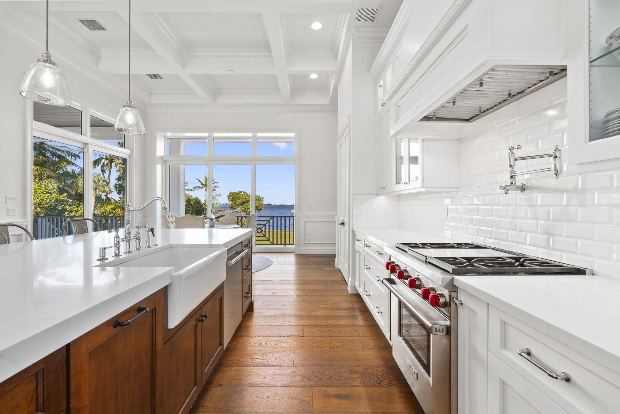 54 S Sewalls Pt Rd Sewalls Point, FL 34996