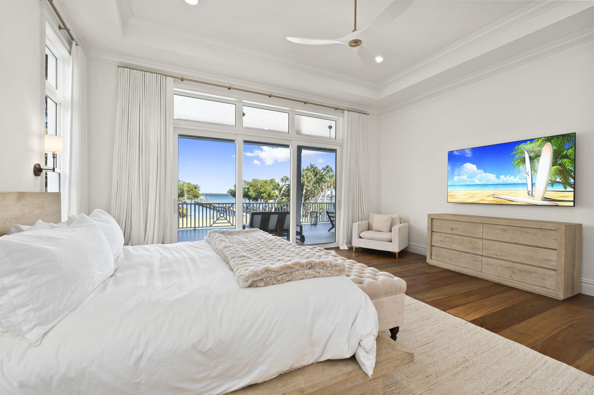 54 S Sewalls Pt Rd Sewalls Point, FL 34996