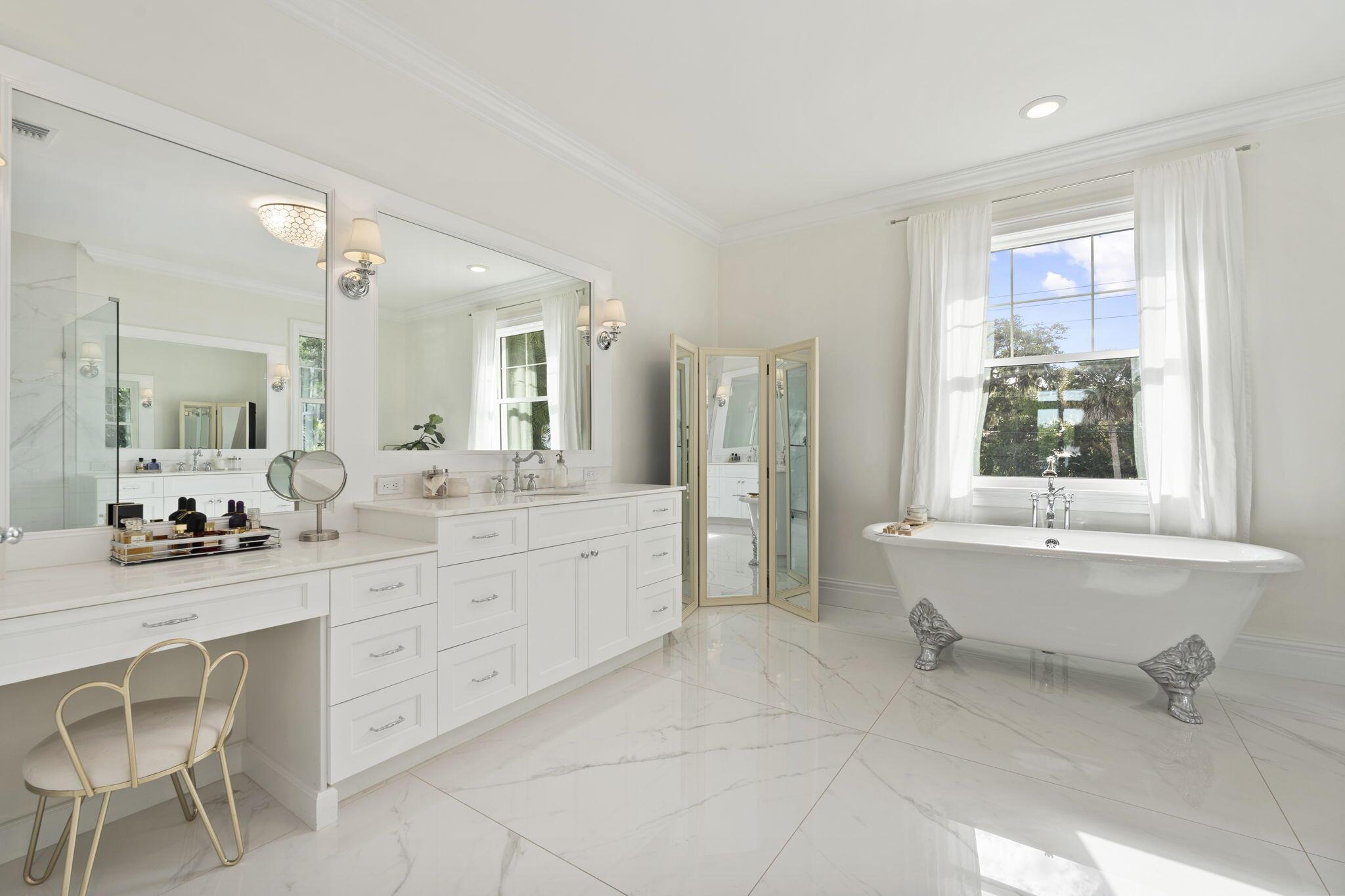 54 S Sewalls Pt Rd Sewalls Point, FL 34996